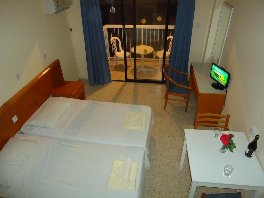 Marisa Hotel Apartments Ayia Napa Esterno foto